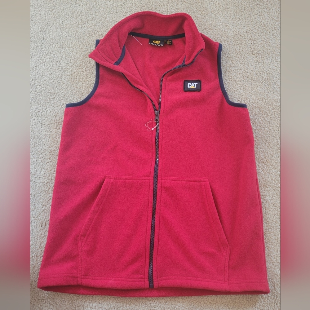 Nwot CAT Caterpillar Boy's Red Fleece Vest with Blue Trim Size: large 14/16